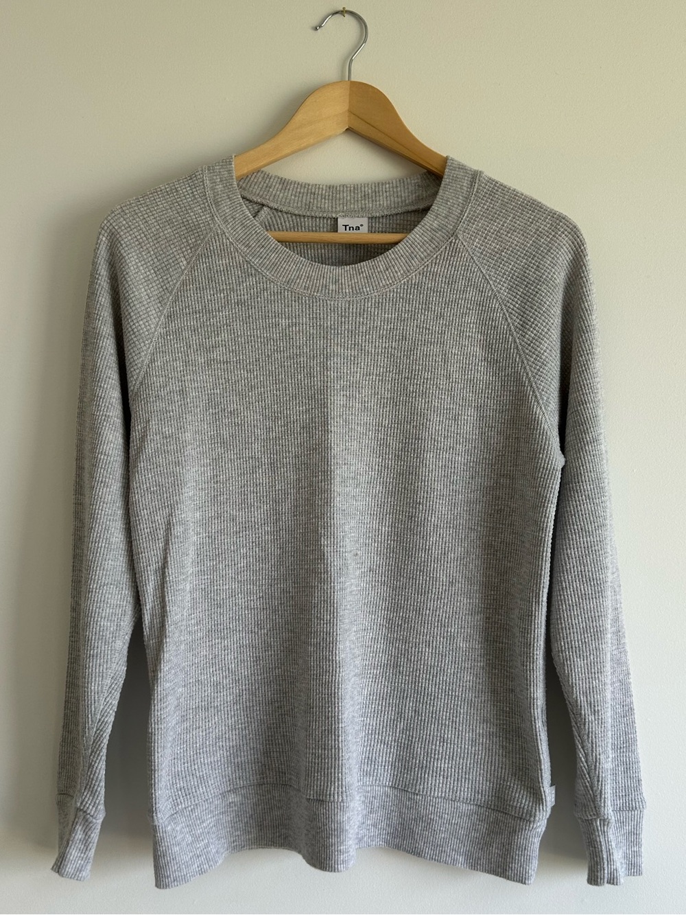 TNA Aritzia Heather Gray Waffle Raglan Top Size XS